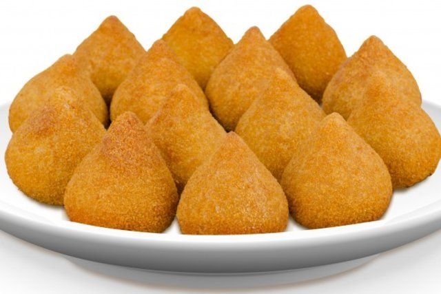 Salgado festa coxinha 50un